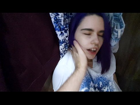 ❤️ Ketemu adhine ing lemari lan mbantu dheweke cum ☑ Porno ing jv.pornodil.ru